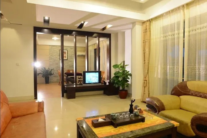 Янгиианг: Salt Water Hot Spring Mountain Villa