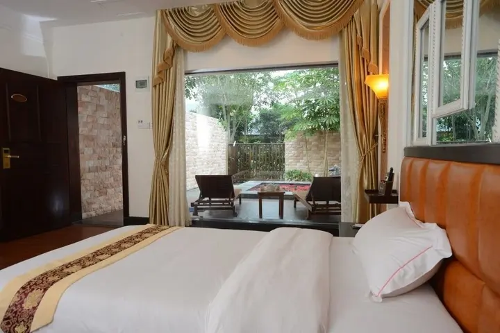 Янгиианг: Salt Water Hot Spring Mountain Villa
