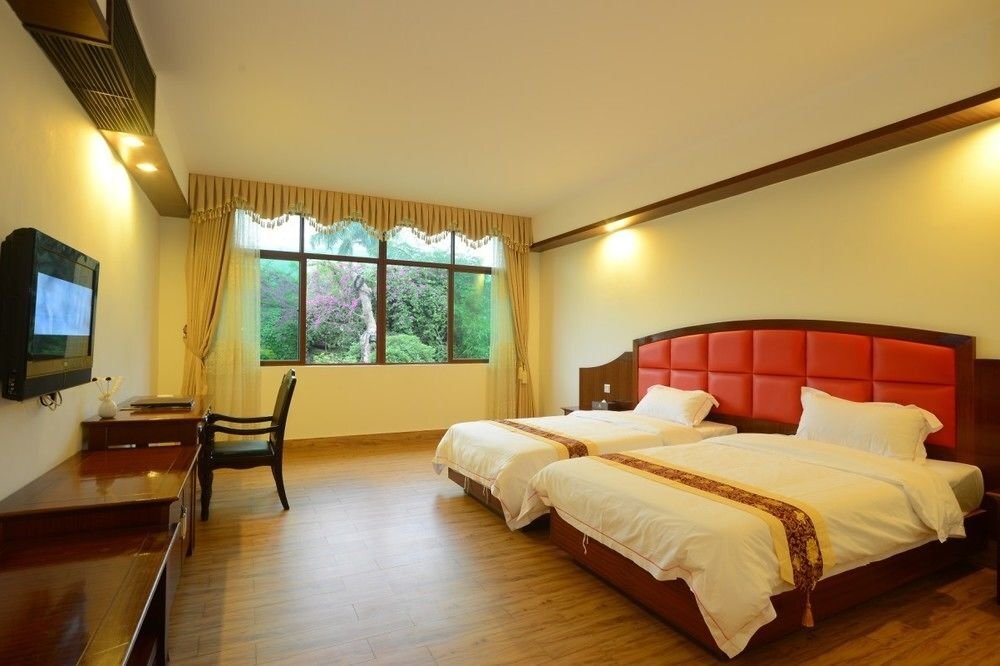 Янгиианг: Salt Water Hot Spring Mountain Villa