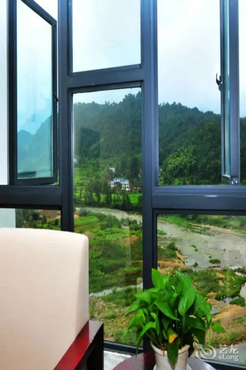 Луань: Guoshun Holiday Hostel