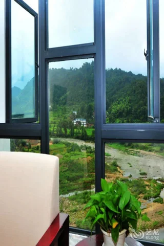 Луань: Guoshun Holiday Hostel