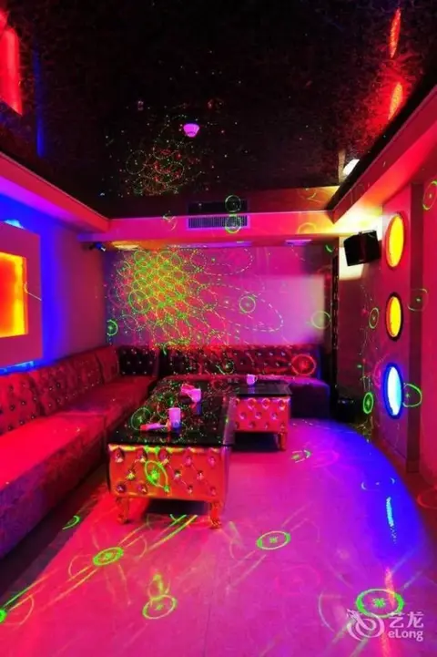 Луань: Guoshun Holiday Hostel