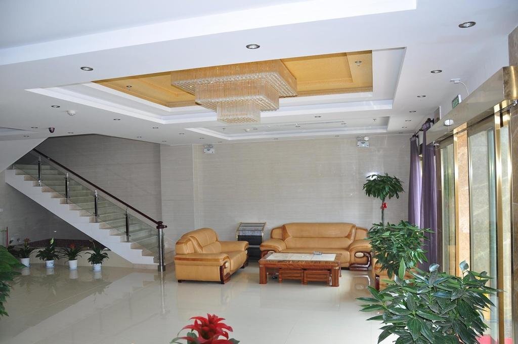 Вэйнань: Huashan Jin Feng Business Hotel