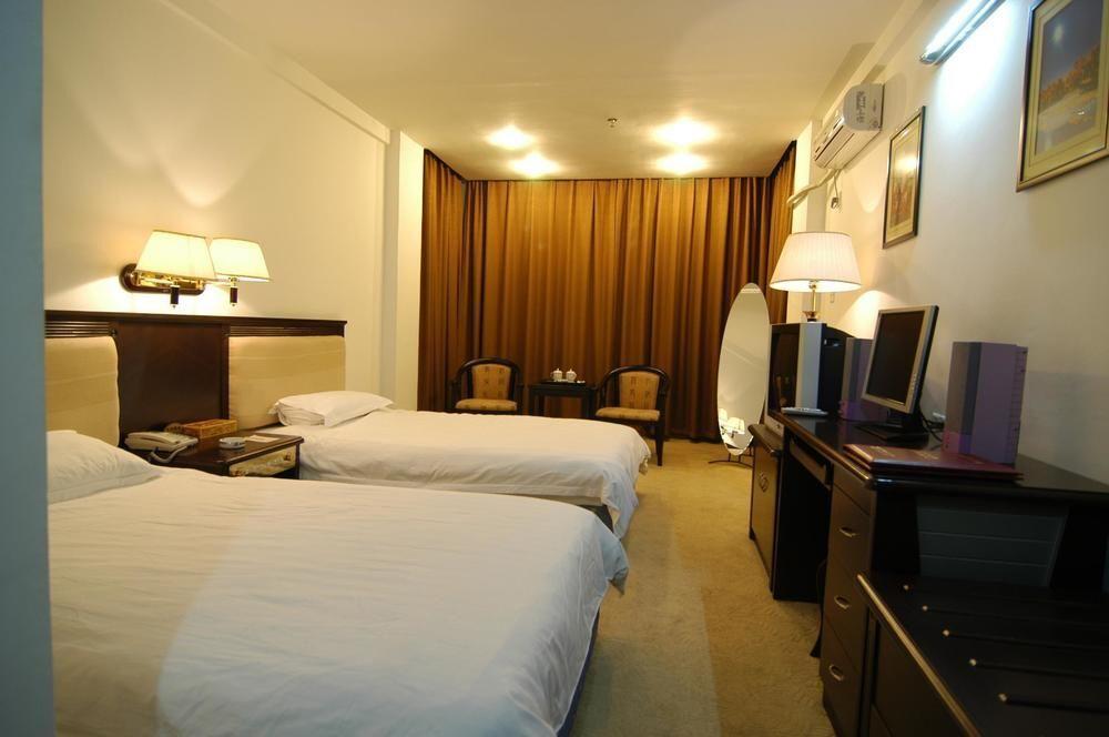 Шаогуань: Renjie Business Hotel