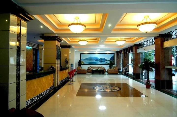 Шаогуань: Renjie Business Hotel