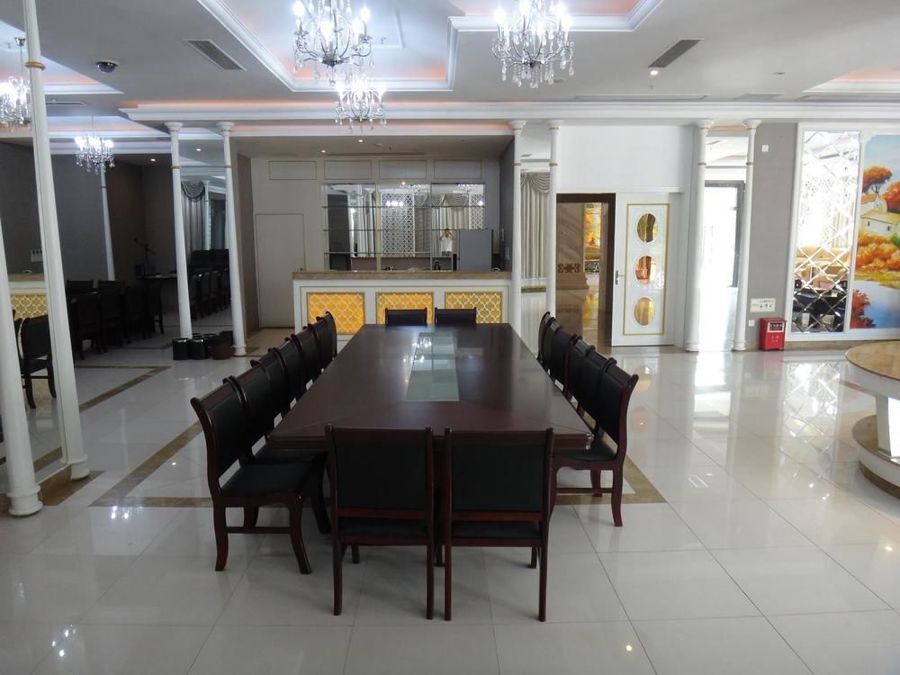 Шаогуань: Nanhua Qifu Hot Spring Hotel