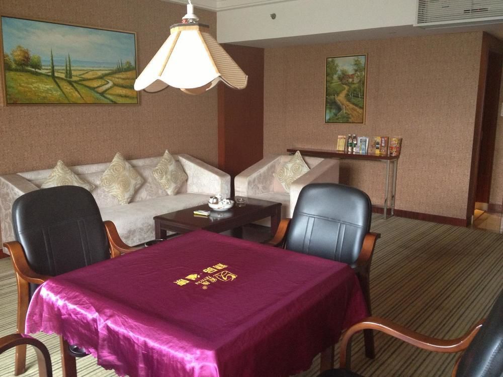 Шаогуань: Nanhua Qifu Hot Spring Hotel