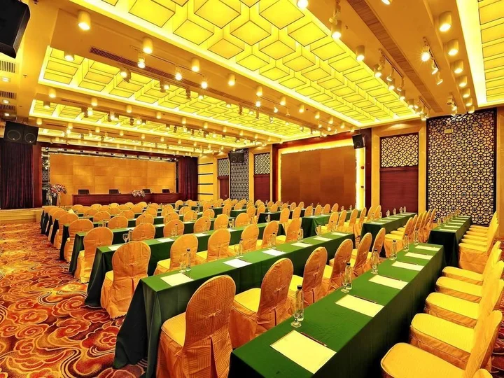 Чжаоцин: Peninsula Hotel - Zhaoqing