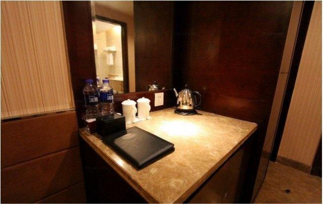 Чжаоцин: Peninsula Hotel - Zhaoqing