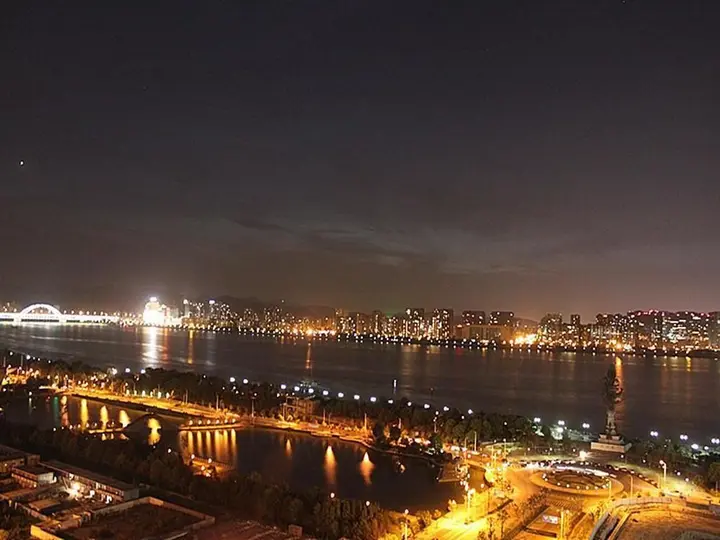 Ханчжоу: Qiantang River View Hotel Apartments