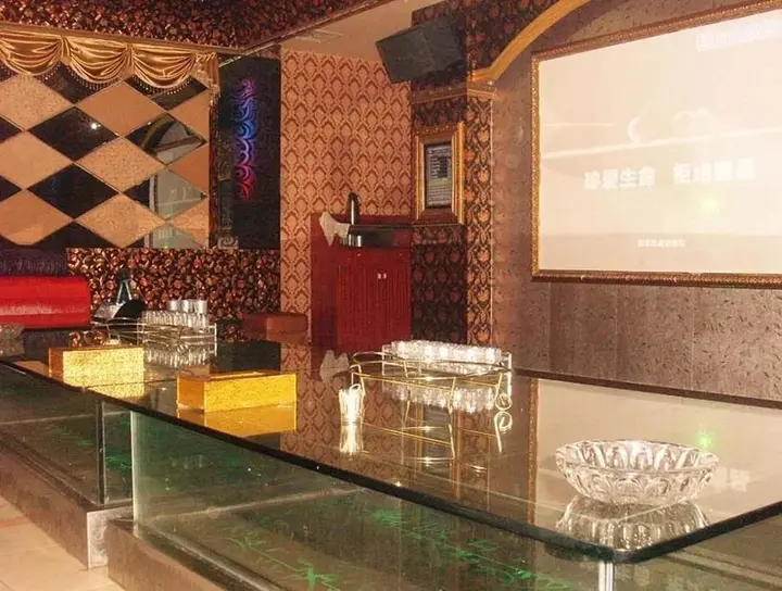 Шаогуань: Danxia Hot Spring Holiday Resort