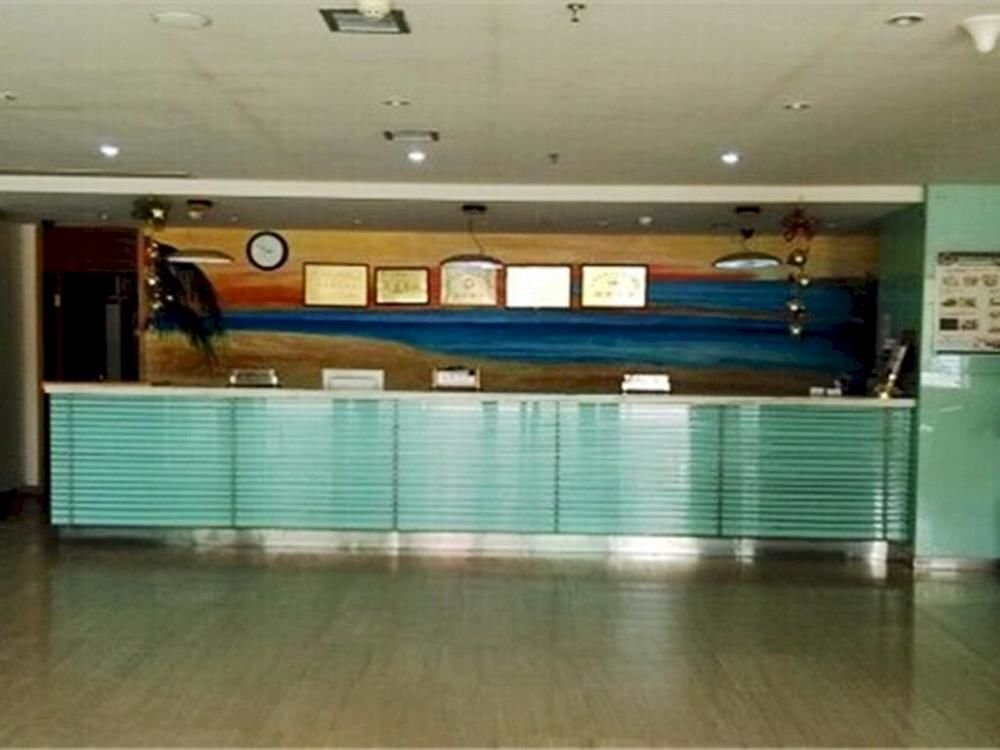 Шанграо: Nanyang Crystal Hotel