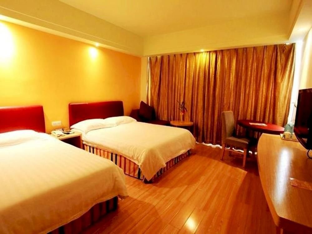 Шанграо: Nanyang Crystal Hotel