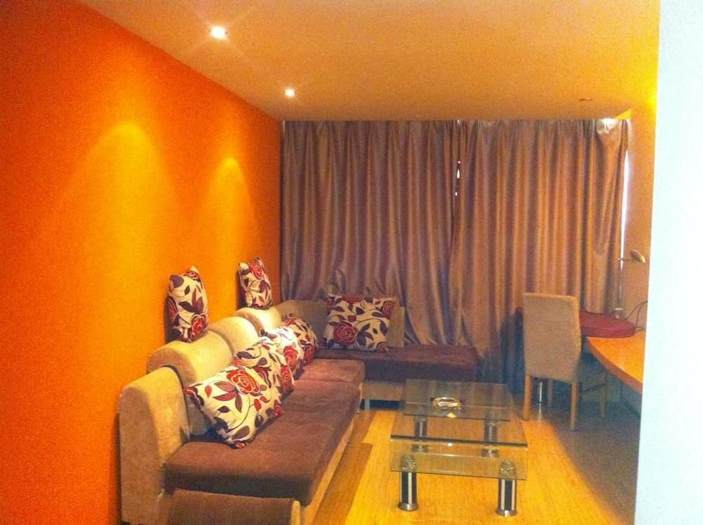 Шанграо: Nanyang Crystal Hotel