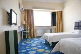 Чжэнчжоу: Jiutian Fashion Hotel (Zhengzhou Dashi Bridge)