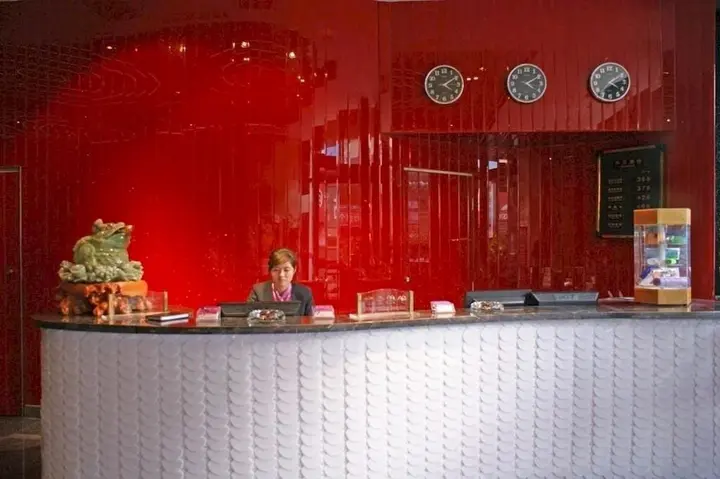 Чжэнчжоу: Jiutian Fashion Hotel (Zhengzhou Dashi Bridge)