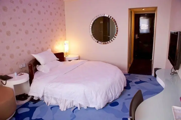 Чжэнчжоу: Jiutian Fashion Hotel (Zhengzhou Dashi Bridge)