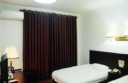 Гуйлинь: Jingfeng Business Hotel