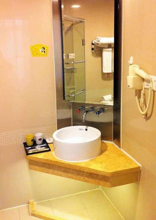 Харбин: Home Inn Harbin Convention and Exhibition Center Hengshan Road Wanda Plaza