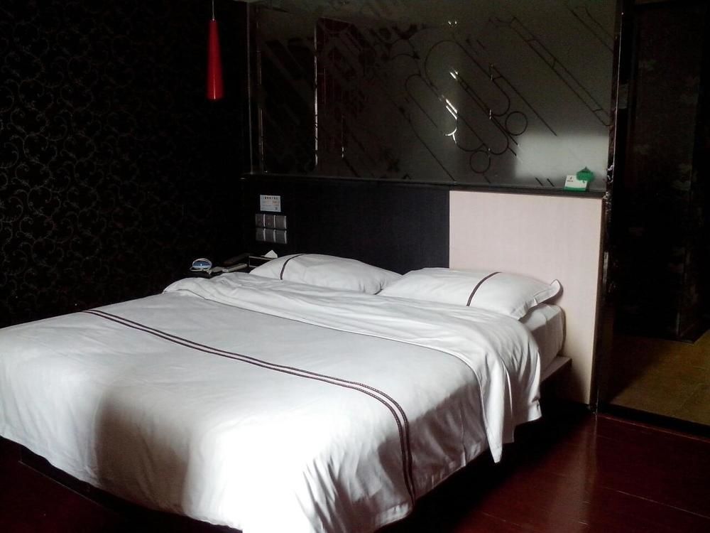Наньнин: Jixiang Holiday Hotel (Nanning No.33 Middle School Metro Station)