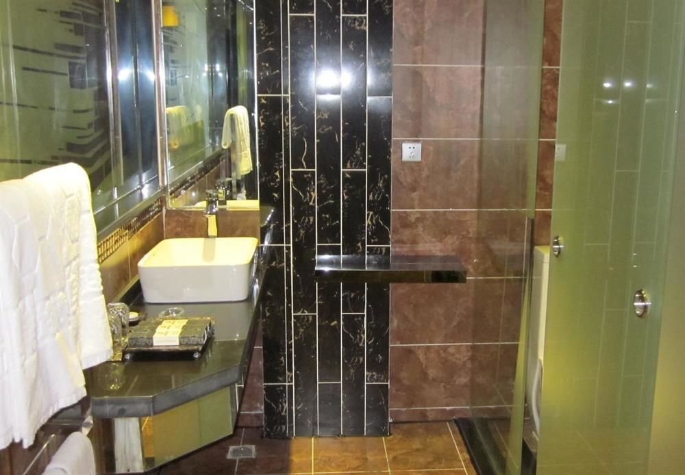 Наньнин: Jixiang Holiday Hotel (Nanning No.33 Middle School Metro Station)