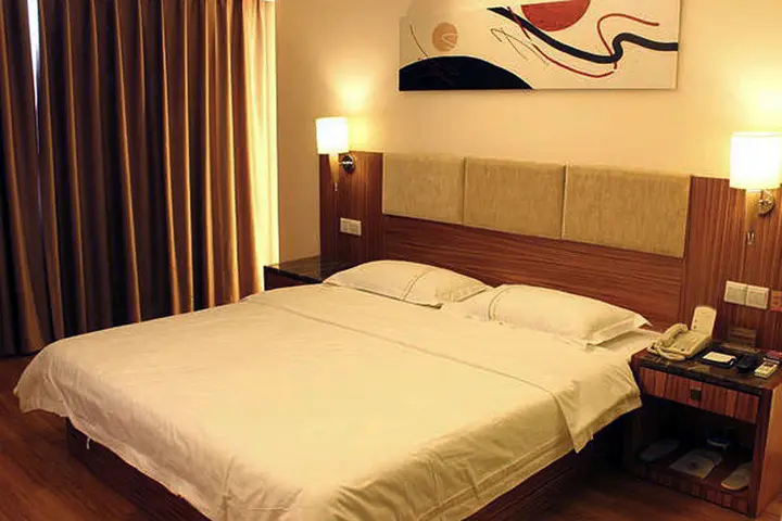 Наньнин: Baoli Huangjia Hotel - Nanning