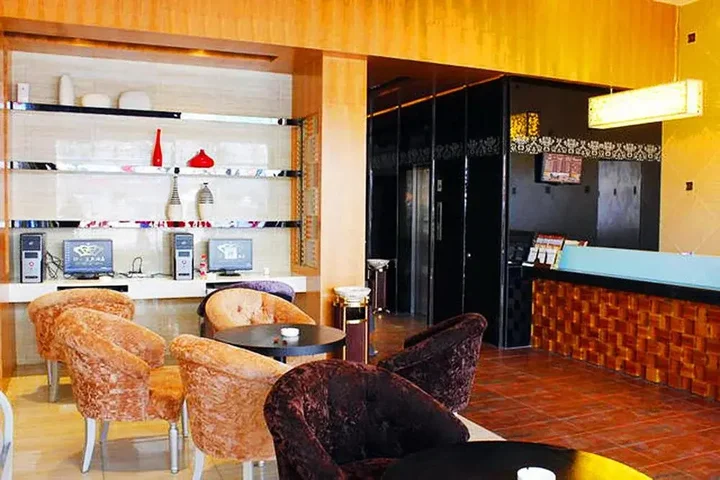 Наньнин: Baoli Huangjia Hotel - Nanning