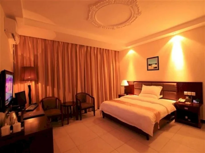 Бэйхай: Purple Attic Holiday Hotel