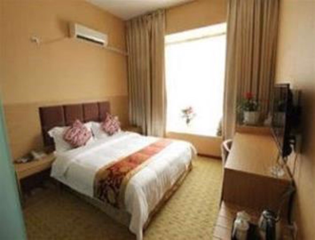 Чэнду: Super 8 Hotel Chengdu Chadianzi Branch