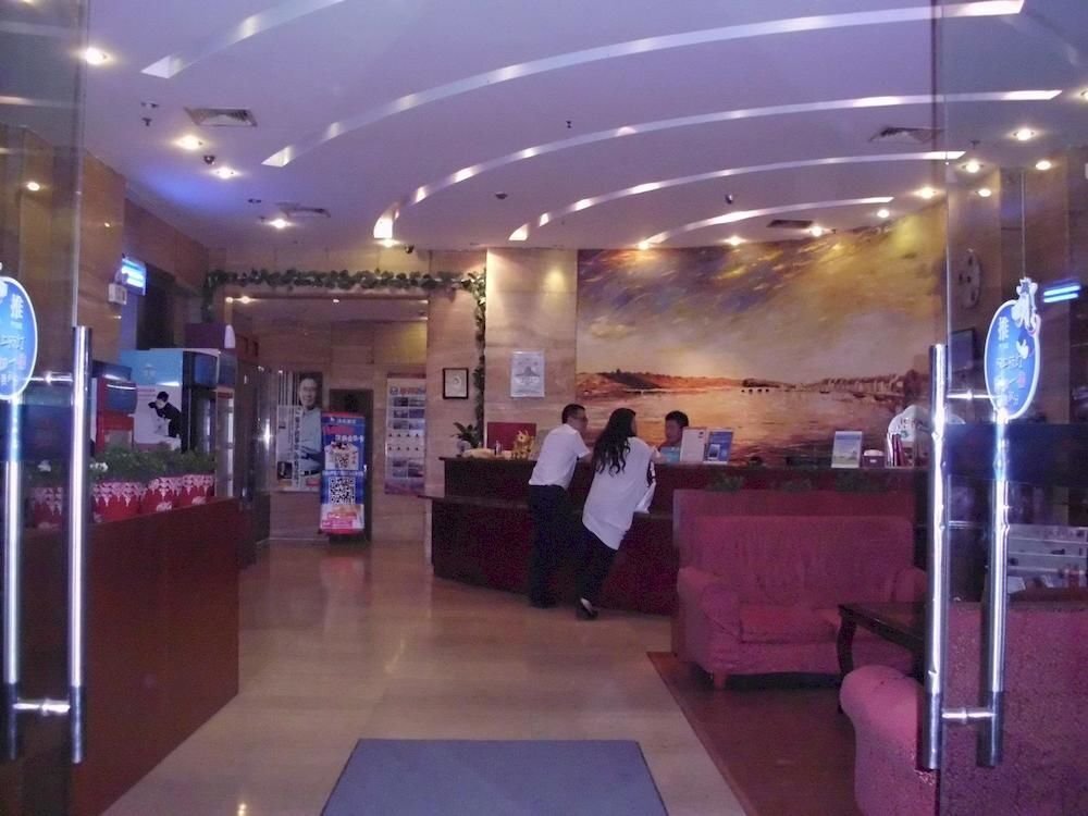 Наньтун: Zhongcheng Hotel - Nantong