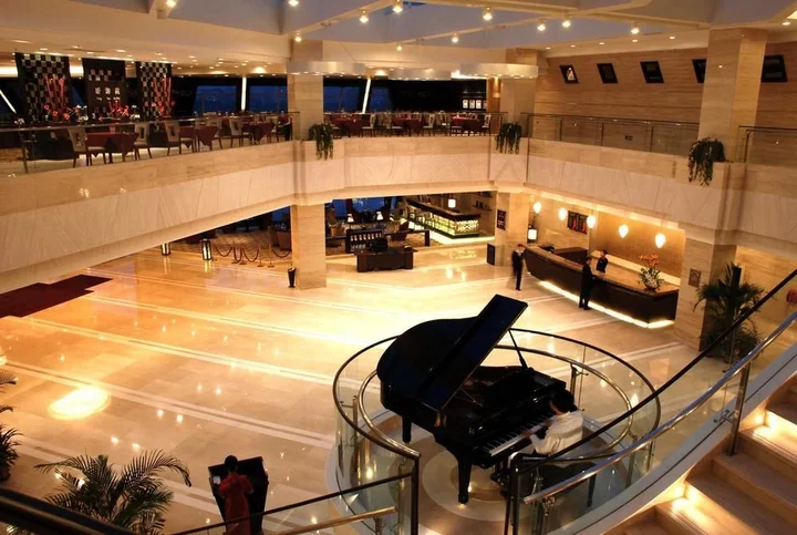 Цзилинь: Crystal Hotel - Jilin