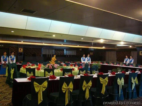 Шангри-Ла: Shangri-la Longfengxiang Hotel