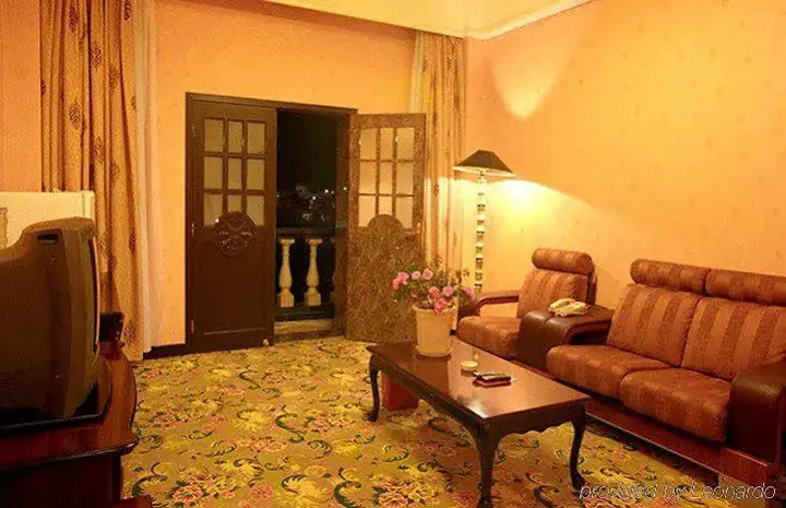 Шангри-Ла: Shangri-la Longfengxiang Hotel