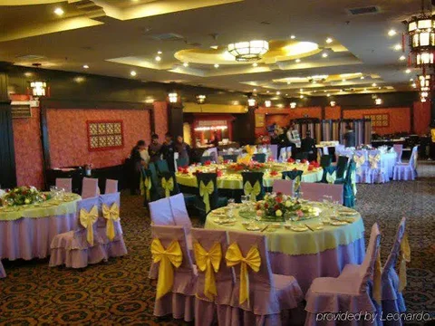 Шангри-Ла: Shangri-la Longfengxiang Hotel