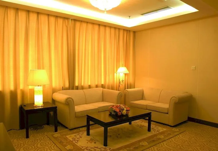 Цзинхун: New Tai Garden Hotel