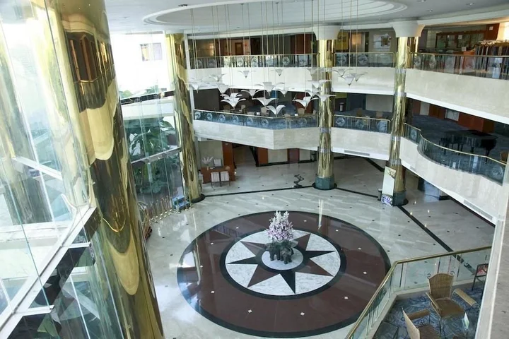 Цзинхун: New Tai Garden Hotel