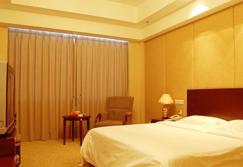 Яньтай: Yantai New Era Hotel
