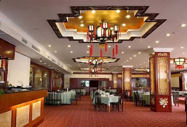 Яньтай: Yantai New Era Hotel