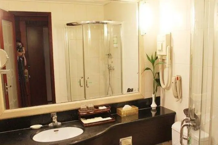 Яньтай: Yantai New Era Hotel