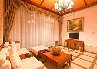 Ваньнин: Xinglong Old Banyan Hotel - Wanning