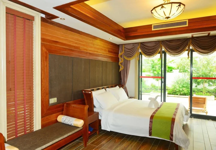 Ваньнин: Xinglong Old Banyan Hotel - Wanning