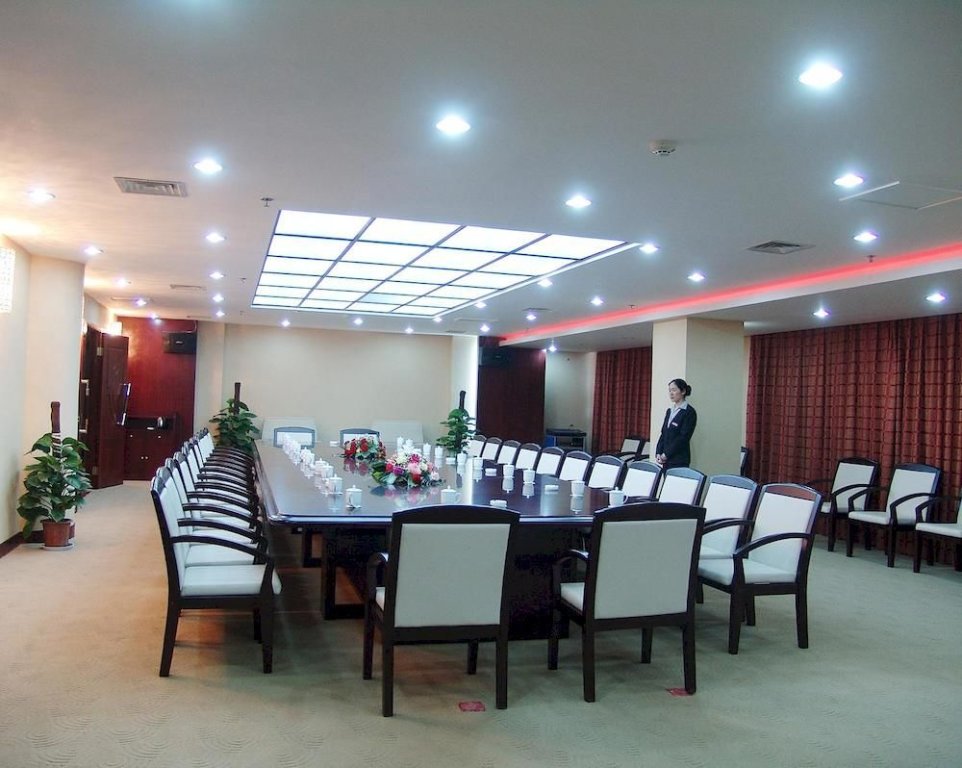 Кайфын: Henan Jinyuan Hotel