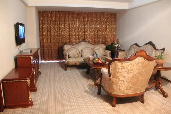 Цзинхун: Xishuangbanna Golden Zone Hotel