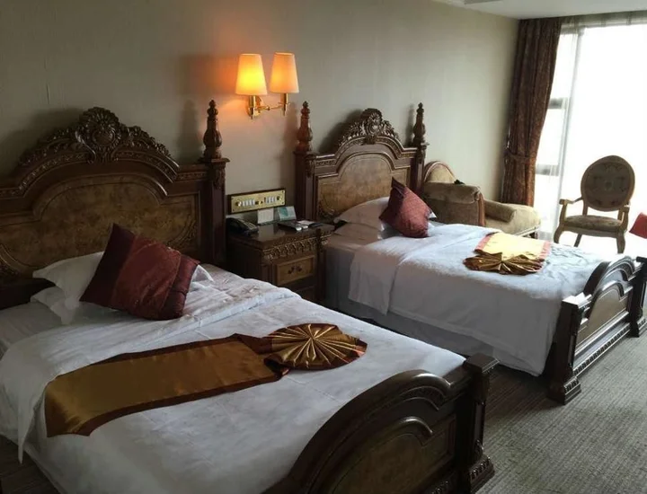 Цзинхун: Xishuangbanna Golden Zone Hotel