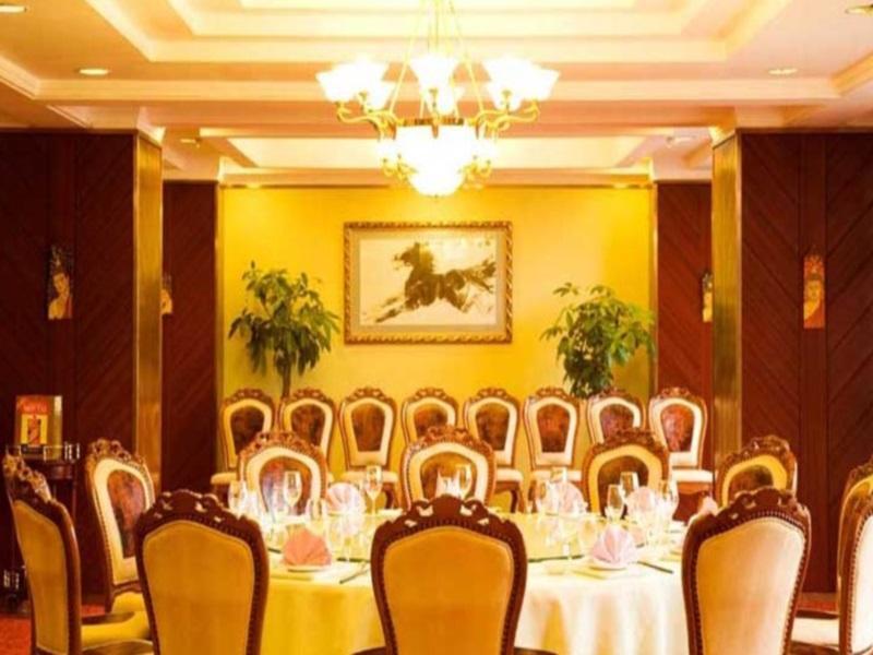 Цзинхун: Xishuangbanna Golden Zone Hotel