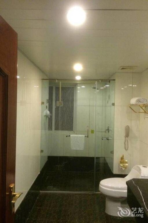 Цзинхун: Xishuangbanna Golden Zone Hotel