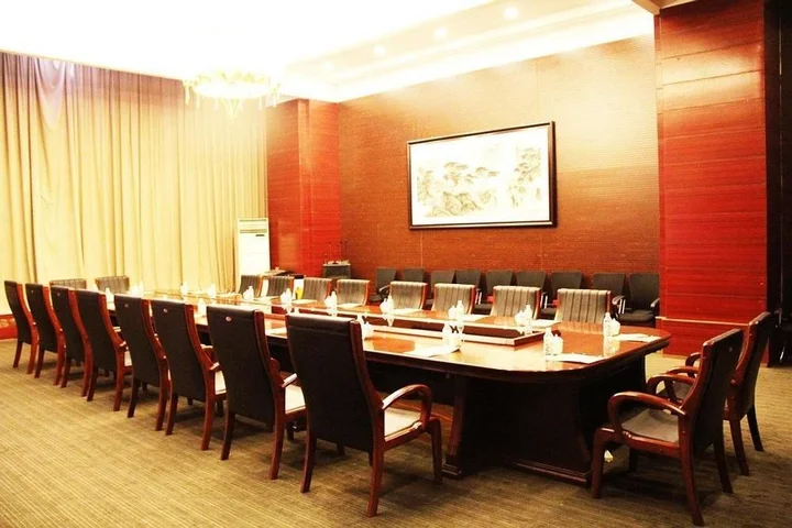 Цзинхун: Xishuangbanna Golden Zone Hotel