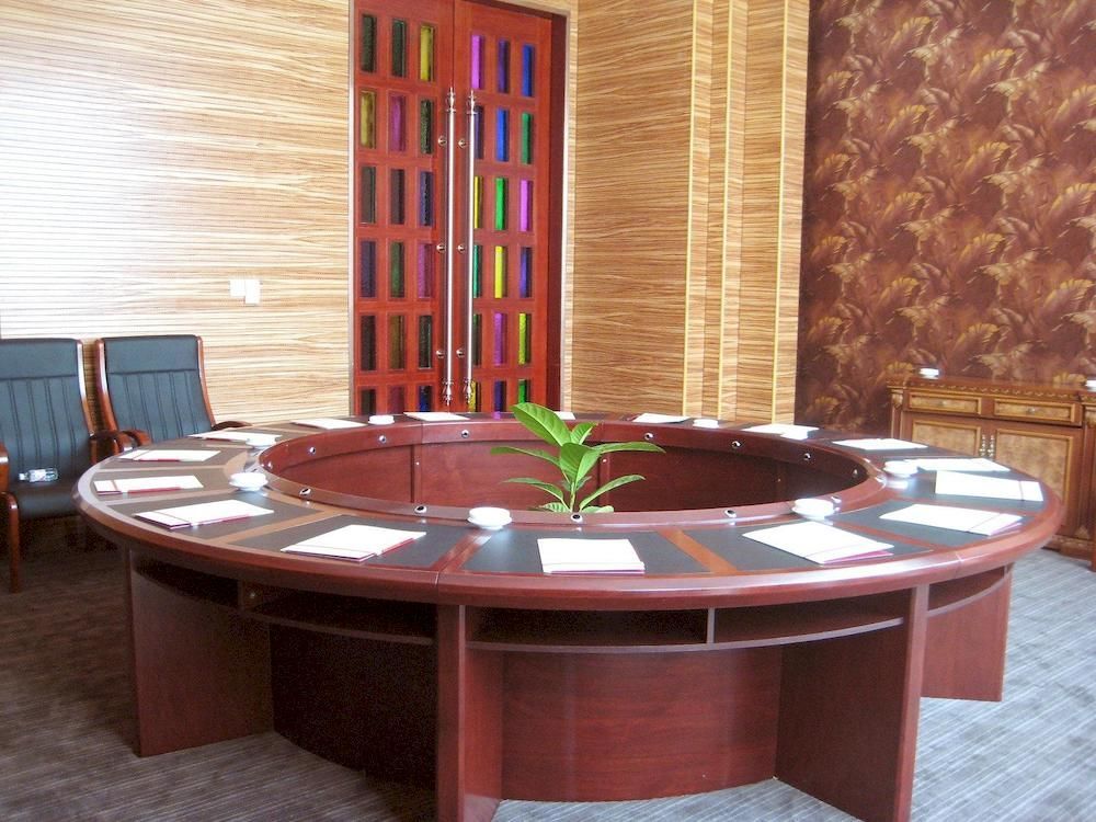 Цзинхун: Xishuangbanna Golden Zone Hotel