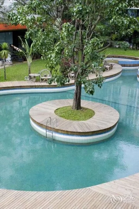 Цзинхун: Xishuangbanna Golden Zone Hotel