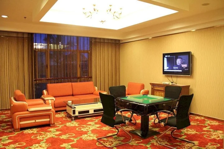 Цзинхун: Xishuangbanna Golden Zone Hotel